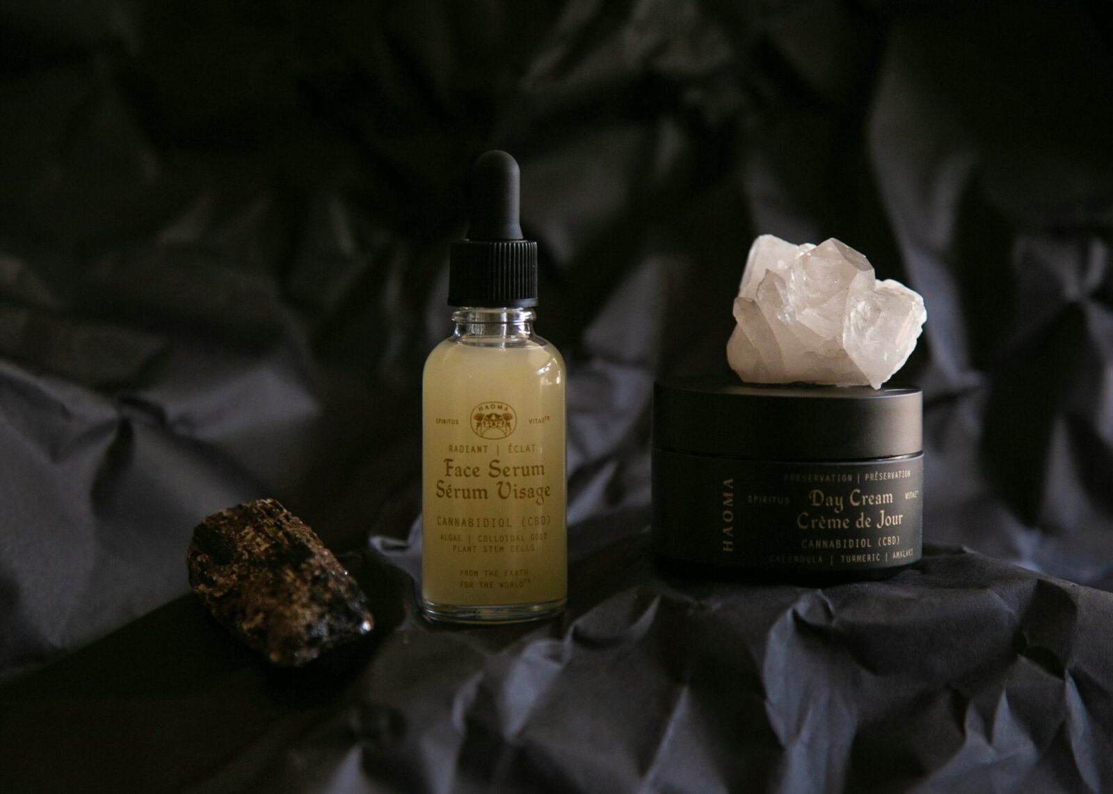 Moisturizer vs Serum Key Differences & Skincare Tips